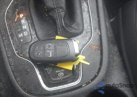 2019 Jeep Cherokee Limited Fwd z USA, uszkodzony, nr VIN 1C4PJLDB8KD387272